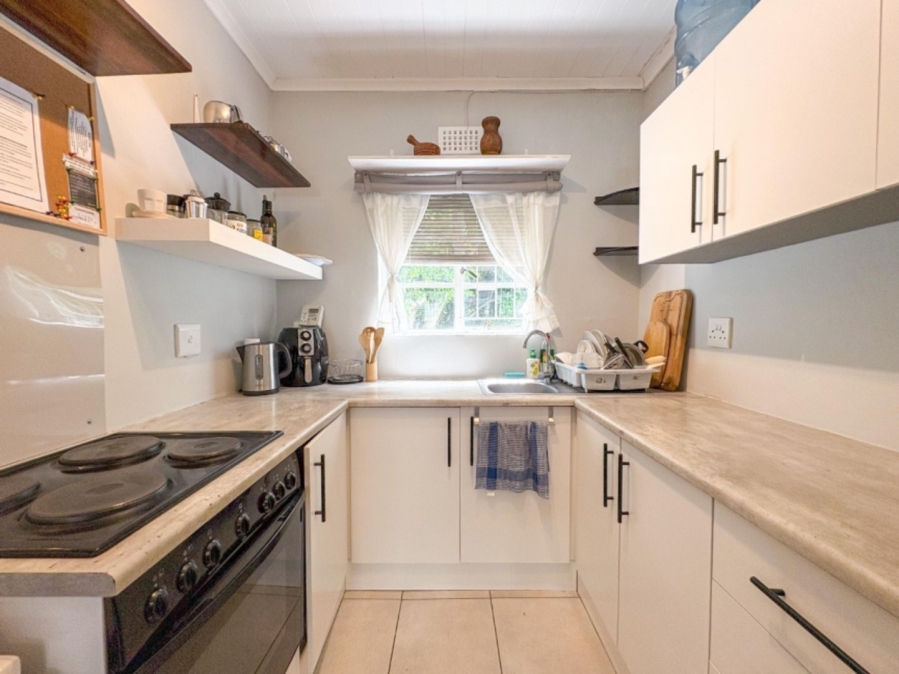 1 Bedroom Property for Sale in Vredehoek Western Cape
